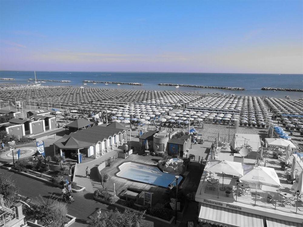 Hotel Bristol Cattolica Exterior foto