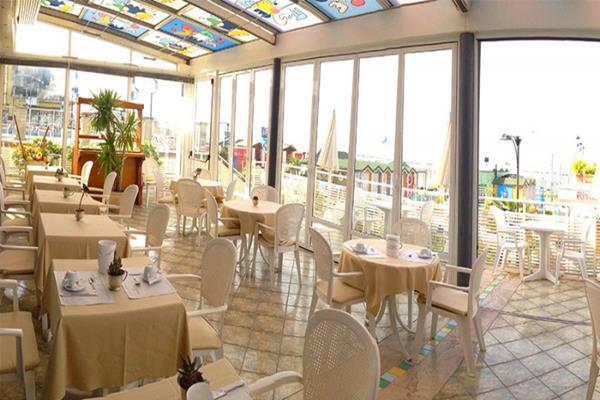 Hotel Bristol Cattolica Exterior foto